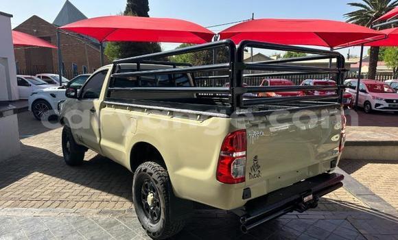 Buy Used Toyota Hilux Beige Car in Grootfontein in Namibia Buy Used Toyota Hilux Beige Car in Grootfontein in Namibia