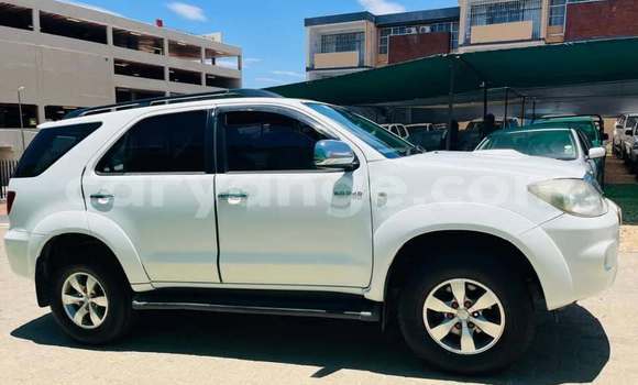 Buy Used Toyota Fortuner White Car in Windhoek in Namibia Buy Used Toyota Fortuner White Car in Windhoek in Namibia