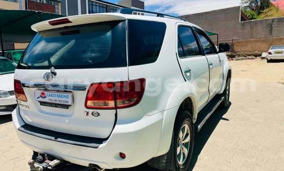 Buy Used Toyota Fortuner White Car in Windhoek in Namibia Buy Used Toyota Fortuner White Car in Windhoek in Namibia