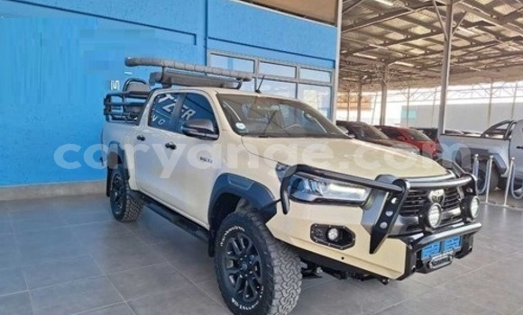 Buy Used Toyota Hilux Beige Car in Windhoek in Namibia Buy Used Toyota Hilux Beige Car in Windhoek in Namibia