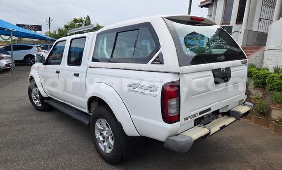 Buy Used Nissan Hardbody White Car in Henties Bay in Erongo Buy Used Nissan Hardbody White Car in Henties Bay in Erongo