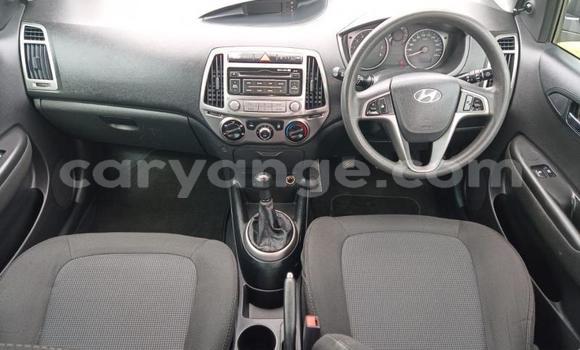 Acheter Occasion Voiture Hyundai I20 Blanc à Gobabis, Omaheke Acheter Occasion Voiture Hyundai I20 Blanc à Gobabis, Omaheke