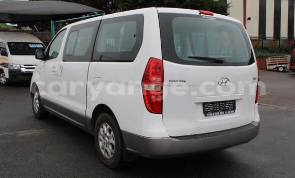 Buy Used Hyundai H1 White Car in Windhoek in Namibia Buy Used Hyundai H1 White Car in Windhoek in Namibia