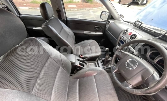 Acheter Occasion Voiture Isuzu KB Bleu à Windhoek, Namibie Acheter Occasion Voiture Isuzu KB Bleu à Windhoek, Namibie