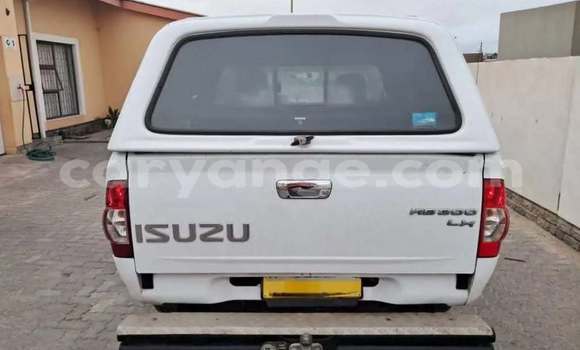 Acheter Occasion Voiture Isuzu Bellett Blanc à Windhoek, Namibie Acheter Occasion Voiture Isuzu Bellett Blanc à Windhoek, Namibie