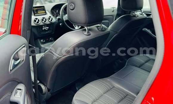 Acheter Occasion Voiture Mercedes-Benz B–Class Rouge à Windhoek, Namibie Acheter Occasion Voiture Mercedes-Benz B–Class Rouge à Windhoek, Namibie