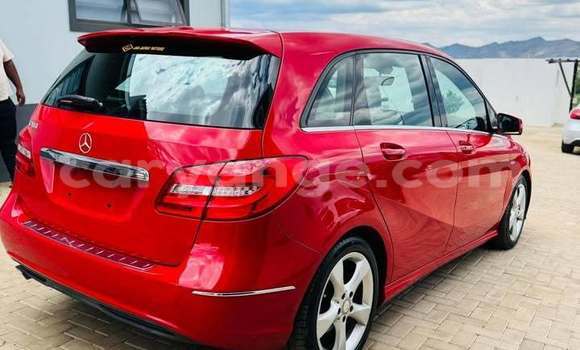 Acheter Occasion Voiture Mercedes-Benz B–Class Rouge à Windhoek, Namibie Acheter Occasion Voiture Mercedes-Benz B–Class Rouge à Windhoek, Namibie