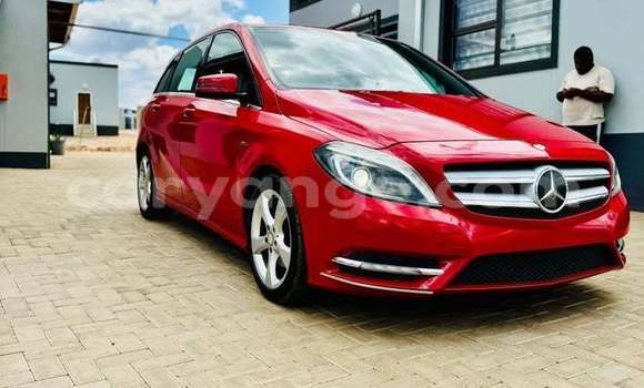 Acheter Occasion Voiture Mercedes-Benz B–Class Rouge à Windhoek, Namibie Acheter Occasion Voiture Mercedes-Benz B–Class Rouge à Windhoek, Namibie