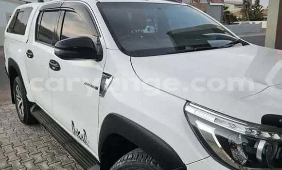 Acheter Occasion Voiture Toyota Hilux Blanc à Windhoek, Namibie Acheter Occasion Voiture Toyota Hilux Blanc à Windhoek, Namibie