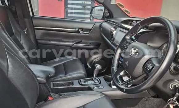 Acheter Occasion Voiture Toyota Hilux Blanc à Windhoek, Namibie Acheter Occasion Voiture Toyota Hilux Blanc à Windhoek, Namibie