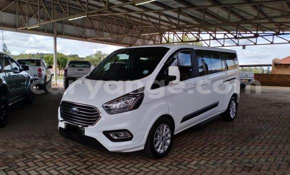 Buy Used Ford Tourneo Custom White Car in Walvis Bay in Namibia Buy Used Ford Tourneo Custom White Car in Walvis Bay in Namibia