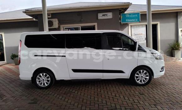 Buy Used Ford Tourneo Custom White Car in Walvis Bay in Namibia Buy Used Ford Tourneo Custom White Car in Walvis Bay in Namibia