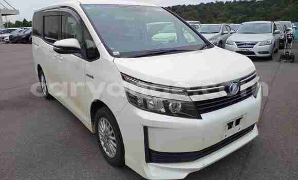 Buy Used Toyota Voxy White Car in Windhoek in Namibia Buy Used Toyota Voxy White Car in Windhoek in Namibia