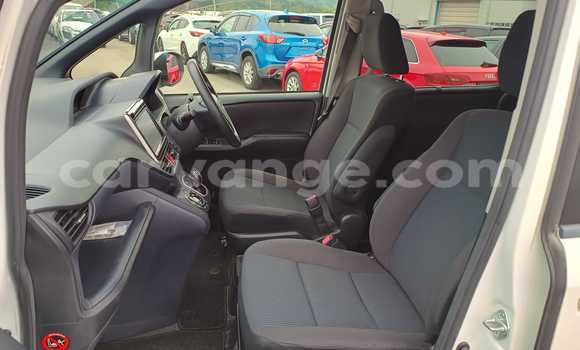 Buy Used Toyota Voxy White Car in Windhoek in Namibia Buy Used Toyota Voxy White Car in Windhoek in Namibia