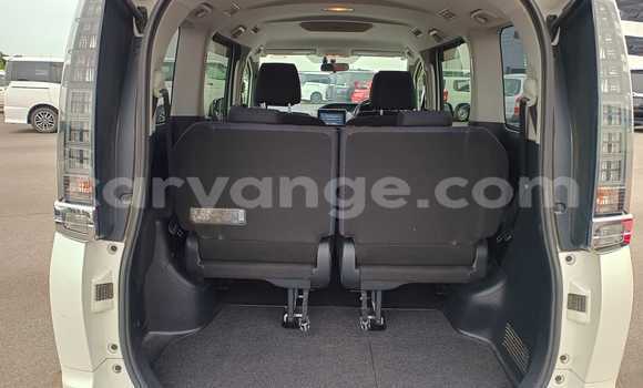 Buy Used Toyota Voxy White Car in Windhoek in Namibia Buy Used Toyota Voxy White Car in Windhoek in Namibia