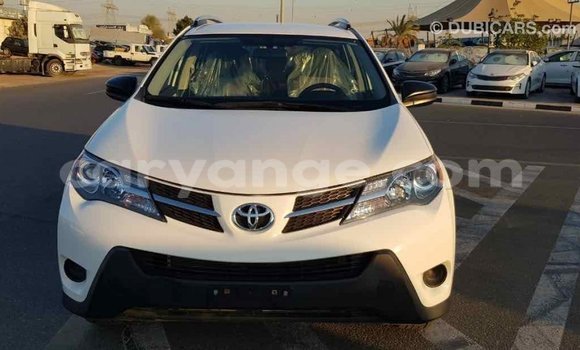 Acheter Import Voiture Toyota RAV4 Blanc à Import - Dubai, Namibie Acheter Import Voiture Toyota RAV4 Blanc à Import - Dubai, Namibie
