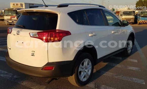 Acheter Import Voiture Toyota RAV4 Blanc à Import - Dubai, Namibie Acheter Import Voiture Toyota RAV4 Blanc à Import - Dubai, Namibie