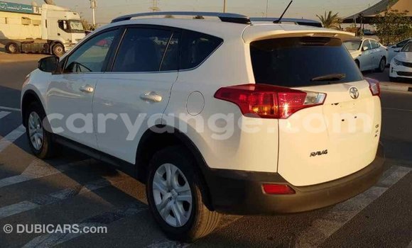 Acheter Import Voiture Toyota RAV4 Blanc à Import - Dubai, Namibie Acheter Import Voiture Toyota RAV4 Blanc à Import - Dubai, Namibie
