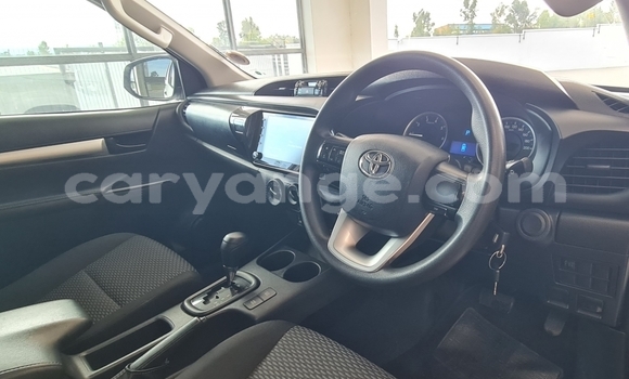 Buy Used Toyota Hilux White Car in Gobabis in Omaheke Buy Used Toyota Hilux White Car in Gobabis in Omaheke