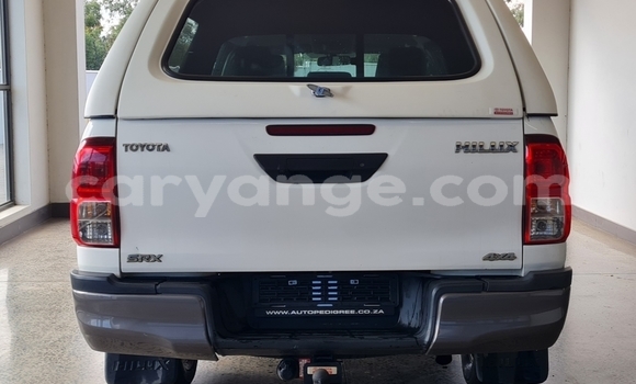 Buy Used Toyota Hilux White Car in Gobabis in Omaheke Buy Used Toyota Hilux White Car in Gobabis in Omaheke