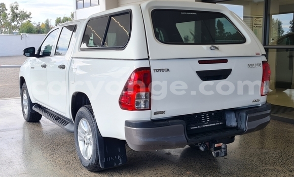 Buy Used Toyota Hilux White Car in Gobabis in Omaheke Buy Used Toyota Hilux White Car in Gobabis in Omaheke