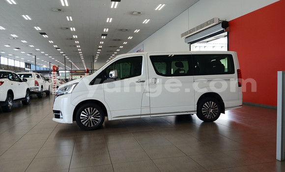 Buy Used Toyota Hi Ace White Car in Gobabis in Omaheke Buy Used Toyota Hi Ace White Car in Gobabis in Omaheke