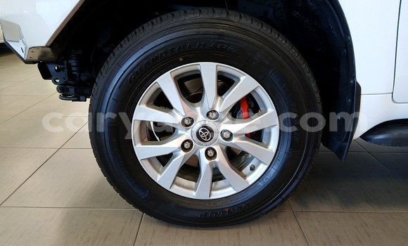 Buy Used Toyota Land Cruiser White Car in Gobabis in Omaheke Buy Used Toyota Land Cruiser White Car in Gobabis in Omaheke