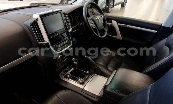 Buy Used Toyota Land Cruiser White Car in Gobabis in Omaheke Buy Used Toyota Land Cruiser White Car in Gobabis in Omaheke