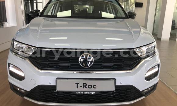 Buy Used Volkswagen T-Roc White Car in Gobabis in Omaheke Buy Used Volkswagen T-Roc White Car in Gobabis in Omaheke
