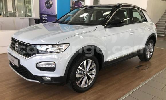 Buy Used Volkswagen T-Roc White Car in Gobabis in Omaheke Buy Used Volkswagen T-Roc White Car in Gobabis in Omaheke
