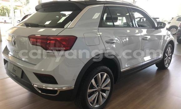 Buy Used Volkswagen T-Roc White Car in Gobabis in Omaheke Buy Used Volkswagen T-Roc White Car in Gobabis in Omaheke