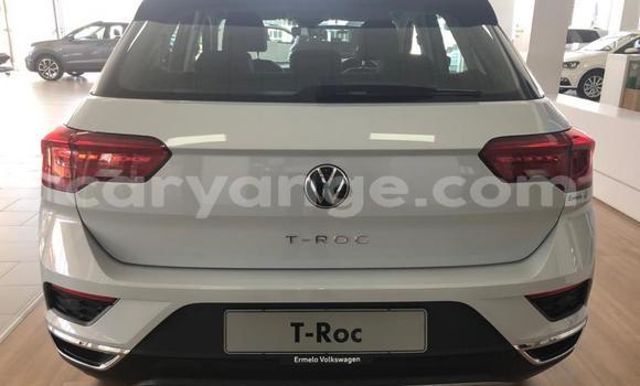 Buy Used Volkswagen T-Roc White Car in Gobabis in Omaheke Buy Used Volkswagen T-Roc White Car in Gobabis in Omaheke