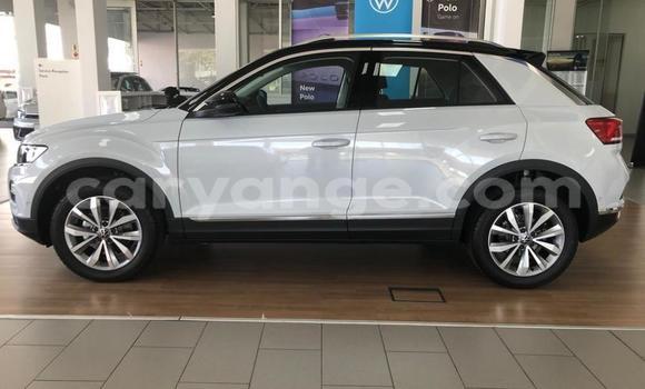 Buy Used Volkswagen T-Roc White Car in Gobabis in Omaheke Buy Used Volkswagen T-Roc White Car in Gobabis in Omaheke
