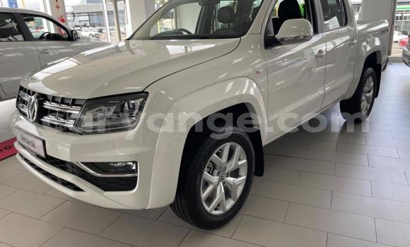 Buy Used Volkswagen Amarok White Car in Gobabis in Omaheke
