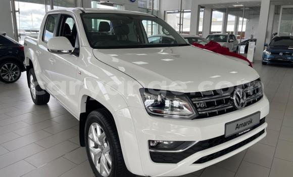Buy Used Volkswagen Amarok White Car in Gobabis in Omaheke Buy Used Volkswagen Amarok White Car in Gobabis in Omaheke