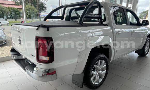 Buy Used Volkswagen Amarok White Car in Gobabis in Omaheke Buy Used Volkswagen Amarok White Car in Gobabis in Omaheke