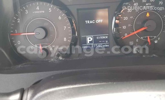 Acheter Import Voiture Toyota Sienna Blanc à Import - Dubai, Namibie Acheter Import Voiture Toyota Sienna Blanc à Import - Dubai, Namibie