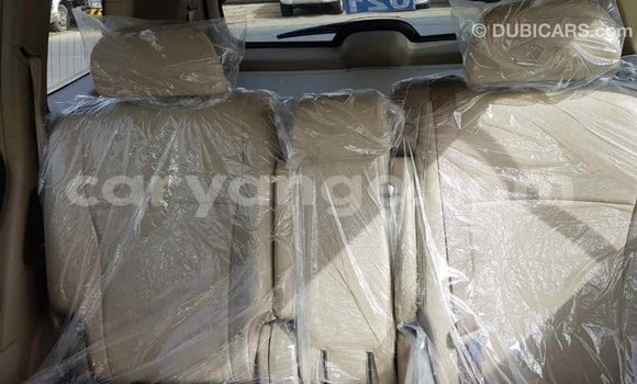 Acheter Import Voiture Toyota Highlander Noir à Import - Dubai, Namibie Acheter Import Voiture Toyota Highlander Noir à Import - Dubai, Namibie