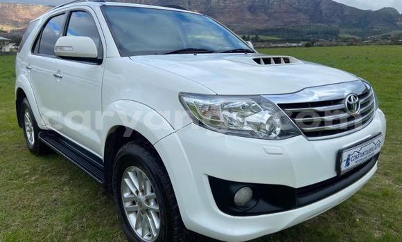 Buy Used Toyota Fortuner White Car in Henties Bay in Erongo