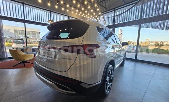 Buy Used Hyundai Santa Fe White Car in Gobabis in Omaheke Buy Used Hyundai Santa Fe White Car in Gobabis in Omaheke