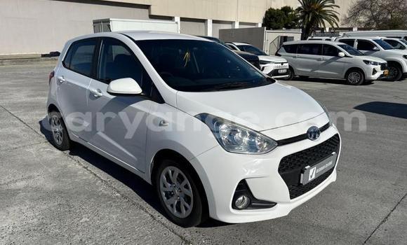 Buy Used Hyundai i10 White Car in Gobabis in Omaheke Buy Used Hyundai i10 White Car in Gobabis in Omaheke