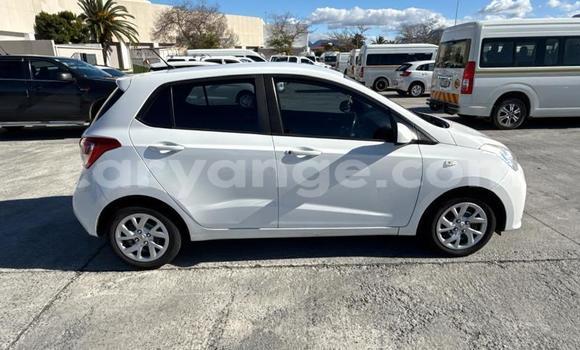 Buy Used Hyundai i10 White Car in Gobabis in Omaheke Buy Used Hyundai i10 White Car in Gobabis in Omaheke