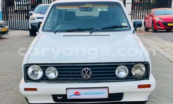 Buy Used Volkswagen Golf White Car in Windhoek in Namibia