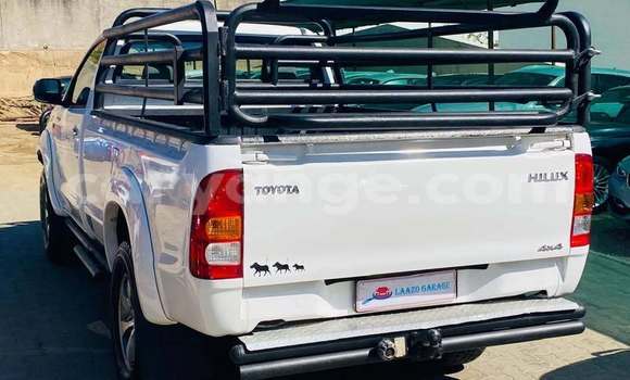 Buy Used Toyota Dolphin White Car in Windhoek in Namibia Buy Used Toyota Dolphin White Car in Windhoek in Namibia