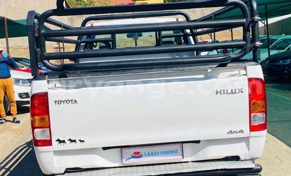 Buy Used Toyota Dolphin White Car in Windhoek in Namibia Buy Used Toyota Dolphin White Car in Windhoek in Namibia