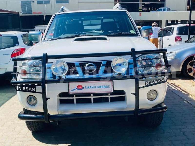 Big with watermark nissan np 300 namibia windhoek 24428