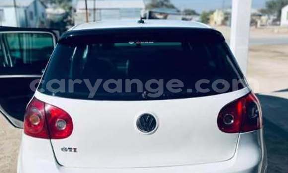 Buy Used Volkswagen Golf White Car in Windhoek in Namibia