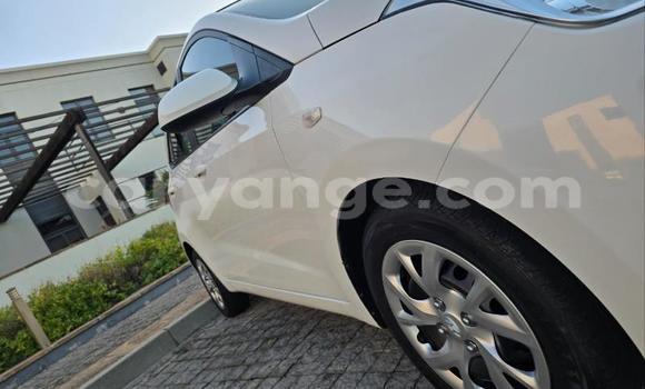 Acheter Occasion Voiture Hyundai i10 Blanc à Gobabis, Omaheke Acheter Occasion Voiture Hyundai i10 Blanc à Gobabis, Omaheke