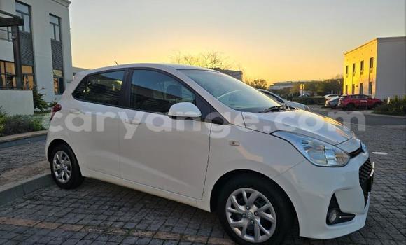 Acheter Occasion Voiture Hyundai i10 Blanc à Gobabis, Omaheke Acheter Occasion Voiture Hyundai i10 Blanc à Gobabis, Omaheke