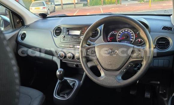 Acheter Occasion Voiture Hyundai i10 Blanc à Gobabis, Omaheke Acheter Occasion Voiture Hyundai i10 Blanc à Gobabis, Omaheke